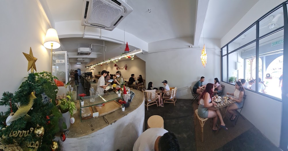 Sunday Coffee & Cakes