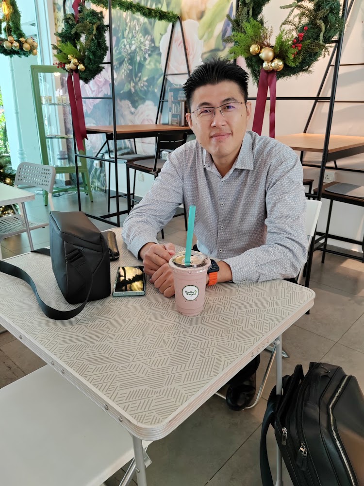 Healthy Hangout Cafe