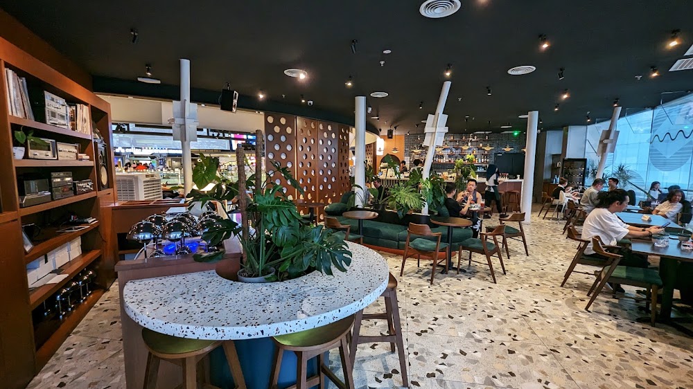V88 Cafe & Bar Starhill