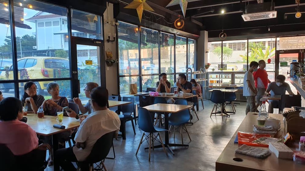 Cars To Gather Cafe 车大炮咖啡馆
